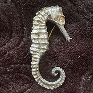 Silver Seahorse Brooch